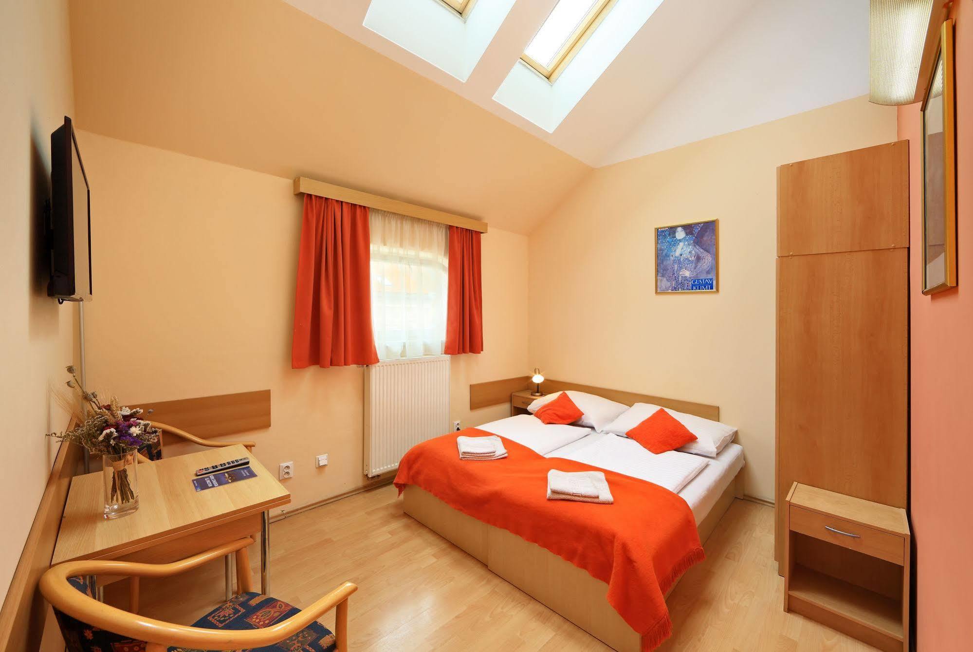 Golden Garni Prag